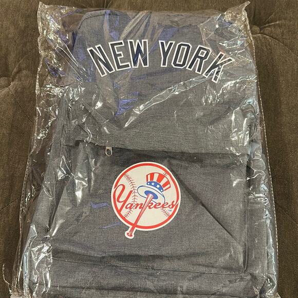 New York Yankees backpack NWOT - Picture 2 of 6